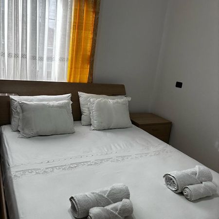 Guest House Adi Hoxha Berati Exterior foto