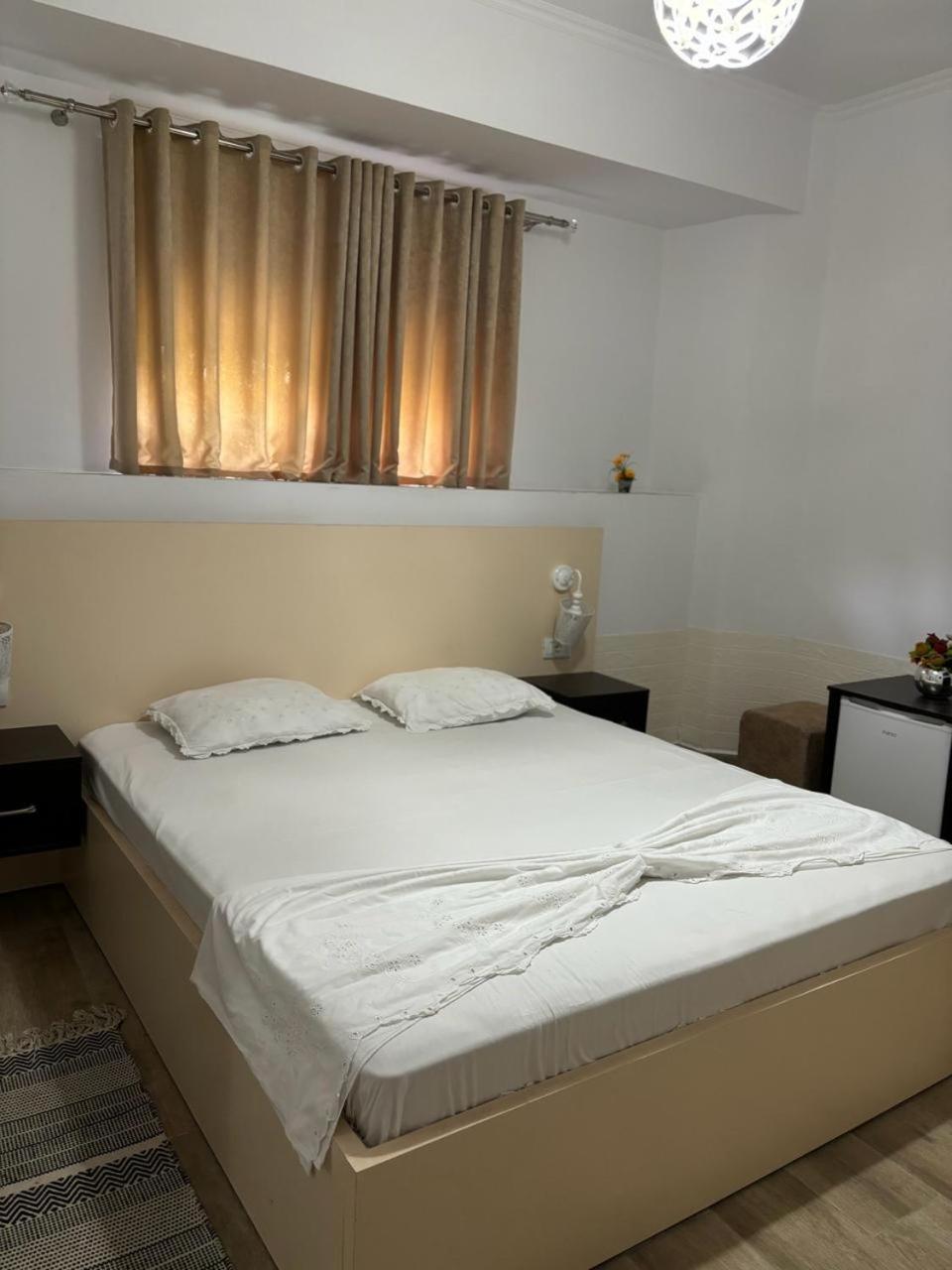 Guest House Adi Hoxha Berati Exterior foto