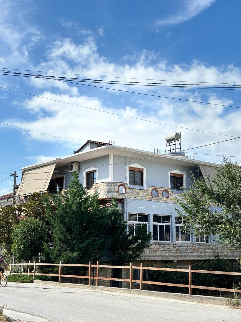 Guest House Adi Hoxha Berati Exterior foto