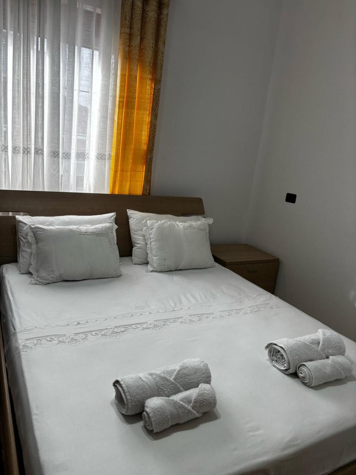 Guest House Adi Hoxha Berati Exterior foto